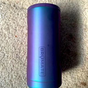 Brumate slim can cooler